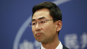 Geng Shuang, det kinesiska utrikesministeriets talesman under en presskonferens i Peking 14.7.2017 Geng Shuang, det kinesiska utrikesministeriets talesman under en presskonferens i Peking 14.7.2017