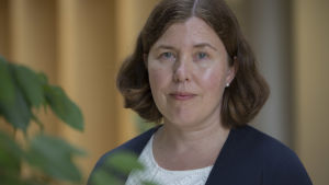 - Vi har ögonen på holländska ägg och livsmedel, försäkrar överinspektör Sari Sippola vid Livsmedelssäkerhetsverket Evira. Ylitarkastaja Sari Sippola , Evira
