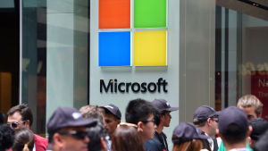 Kö utanför Microsofts affär i Sydney i Australien den 12 november 2015.