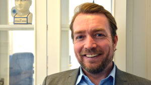 Jesper Ekelund är glad över att förändringen till träffar på distans gått så snabbt. I vanliga fall skulle processen vara lång, men nu gick allt på en vecka, säger han. Profilbild på Jesper Ekelund.