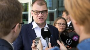 Statsminister Juha Sipilä fick kommentera Sannfinländarnas ordförandeskifte under sitt besök i Tallinn. Statsminister Juha Sipilä fick kommentera Sannfinländarnas ordförandeskifte under sitt besök i Tallinn.