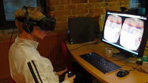 Facebooks vr-hjälm Oculus Rift ska kopplas till en dator. Gärna en kraftfull dator, annars blir man lätt illamående av 3D-effekterna. skärmglasögon