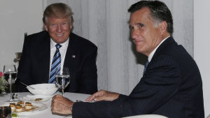 Donald Trump och Mitt Romney på en restaurang i New York 29.11.2016. Donald Trump och Mitt Romney.