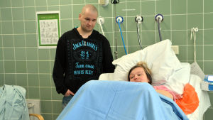 Vid Kotka BB har det i år fötts över 50 nya östnylänningar. Par i förlossningssal vid Kotka bb