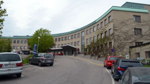 Den gamla barnkliniken har stora inomhusluftsproblem. Barnkliniken i Mejlans renoveras för nästan 100 miljoner euro de kommande åren.