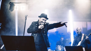 Fredrik Furu har en lång erfarenhet av att stå på scenen. Fredrik Furu på scen.