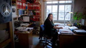 Laura Lodenius på Finlands Fredsförbund Rauhanliiton toiminnanjohtaja Laura Lodenius, Pasila, 26.5.2017.
