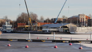 Som bäst byggs bostäder i området. Restaurang Ettan vid Norra hamnen i Ekenäs
