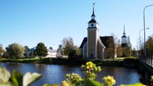 St. Birgitta kyrka är hundra år yngre än Nykarleby, men blir ändå en av de naturliga platserna för festligheterna i stan Nykarleby Kyrka