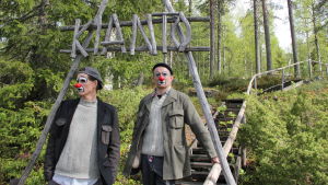 Zin ja Mike, eli Timo Ruuskanen ja Tuukka Vasama Kiannon maisemissa.
