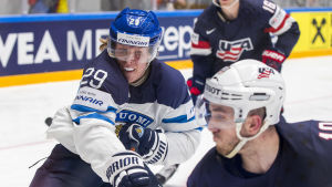 Patrik Laine glänste i landslagströjan förra säsongen. Patrik Laine mot USA, VM 2016.