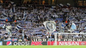 Nöjda fans i Köpenhamn när laget vägrar förlora. Nöjda fans i Köpenhamn när laget vägrar förlora.
