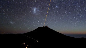 Lasern på ESO:s teleskop VLT i Chile bleknar i jämförelse med den tilltänkta lasern i MIT-forskarnas funderingar. ESO:s teleskop (VLT) i Paranal, Chile.