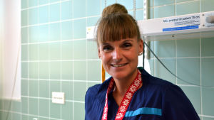 Monica Kihl vill lära sig bättre svenska. Monica Kihl, barnmorska vid Kotka bb