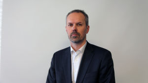 Juha Saarikoski ska ro Spårjoker-projektet i hamn. Juha Saarikoski är Spårjokerns projektledare.