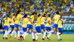 Damlandslaget kan mycket väl ta Brasiliens första OS-guld i fotboll. Marta firar mål, OS 2016.