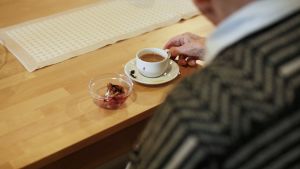 Äldre ska få bo hemma om de vill, säger Margita Björklöf. Brandbackens servicecenter