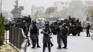 Säkerhetsläget i Afghanistan har blivit allt sämre de senaste åren. 2016 krävde terror och strider fler civila liv än någonsin sen invasionen 2001. Afghanska säkerhetsstyrkor utanför parlamnetet efter attack