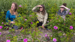 Sara Hellsten, Linda Loimijoki och Riina Lindroos står bakom fotoprojektet Inre och yttre skönhet. Inre och yttre skönhet