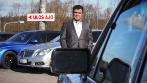 Bilal Dalkılıç säger att hans affärer har skadats av klappjakten på Gülenister. - Folk har uppmanats att inte ha något med oss att göra. Om de inte lyder riskerar de att förlora allt de har i Turkiet, säger Dalkılıç. Bilal, profil
