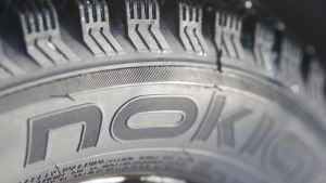 Nokian Renkaat har lyckats bra på andra sidan gränsen. Nokian Renkaats Hakkapeliitta -vinterdäck.