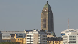 Berghäll är en populär och centralt belägen stadsdel i Helsingfors. Berghälls kyrka i Helsingfors.
