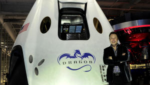 Elon Musk och Space X rymdkapsel Dragon 2.