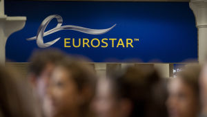Myndigheterna vid engelska kanalen har intensifierat övervakningen. Eurostar har tågtrafik i tunneln mellan Frankrike och Storbritannien. eurostar sköter tågtrafiken i Engelska kanalen.