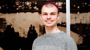 Elias Edström leder en arbetsgrupp mot sexuella trakasserier inom teaterbranschen. Elias Edström
