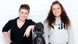 Rebecca Olin och Lotta Puisto vloggar om sitt sommarjobb på X3Ms redaktion. Rebecca Olin och Lotta Puisto vloggar på Sommarvloggen.