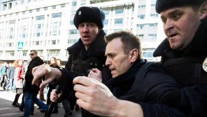 Aleksej Navalnyj Aleksej Navalnyj grips under protesten i Moskva 26.3.2017