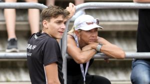Armands mamma Helena är tidigare sjukampare, pappa Greg hoppade stav på elitnivå. Armand Duplantis med mamma Helena, juli 2017.