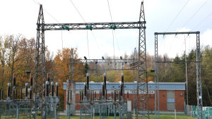 I praktiken skulle aktiebolaget Ekenäs energi köpa upp affärsverket Raseborgs vatten. Båda ägs i dag av Raseborgs stad. björknäs elstation