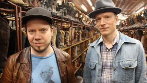 Tuomo Prättälä (vas.) ja Markus Nordenstreng ehtivät kiireisen Austinin-viikkonsa aikana käymään myös vaateostoksilla.