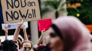 En demonstration mot inreseförbudet i New York 29.6.2017 En demonstration mot inreseförbudet i New York 29.6.2017