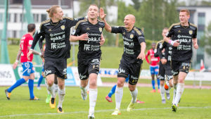 SJK var en besvikelse ifjol, men Strandvall tror att de blir att räkna med i år. Jussi Vasara målskytt mot PS Kemi