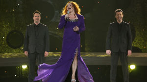 Jonas Gladnikoff skrev Niamh Kavanaghs bidrag In your eyes för ESC år 2010. Irlands Niamh Kavanagh på Eurovisionsscenen år 2010.