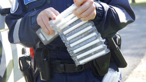 Hur stor andel som åker fast för rattfylleri är väldigt kopplat till vad polisen jobbar med för dagen. De dagar som det satsas på att utföra trafik- eller rattfylleriövervakning stiger följaktligen andelen avsevärt. Polisen håller i blåstest