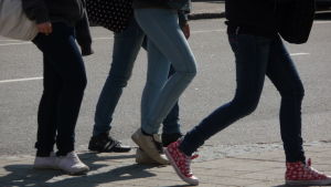 Precis som var och en har rätt till sin egen sexualitet, så har var och en rätt till sin egen tro. De riktlinjer Finland har vad gäller sexualuppfostran skiljer sig något från den sexualetik som bland andra UngiTro.fi förmedlar. Unga personers ben.