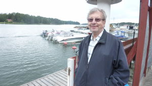Kurt Kronehag, turistföretagare på Björkholm. Kurt Kronehag arbetade i tjugo år som lots i närheten av Pargas port.
