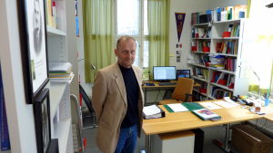 Statsvetaren Lauri Karvonen är osäker på om Harkimos rörelse kan engagera unga på lång sikt. Lauri Karvonen