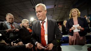Det är ännu oklart om Antti Rinne tar över som finansminister. Antti Rinne valdes med knapp majoritet till ordförande för Socialdemokraterna