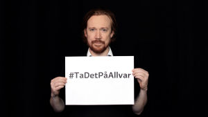 Lars Winnerbäck tar det på allvar - (Copyright: Yle/Catariina Salo) Lars Winnerbäck tar det på allvar