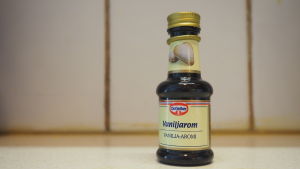 Dr. Oetker vanilja-aromi.