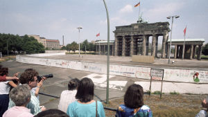 Bl a härifrån vrålade jag så att de japanska turisterna blev livrädda Utsiktsplatform framför Brandenburger Tor