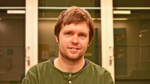Andreas Koivisto är redan igång med nästa barnboksprojekt. Andreas Koivisto är arkeolog i Vanda.