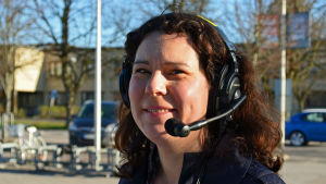 Språkrättsrådet Corinna Tammenmaa gästade Morgonöppet i Kyrkslätt. Corinna Tammenmaa i utestudion.