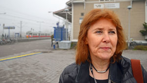 Lisbeth Översti basar för en så kallad "jopoklass" i Kyrkslätt, niondeklassister som får mer stöd för att gå ut nian och ta sig vidare i livet. . Lisbeth Översti är flexlärare i Kyrkslätt.