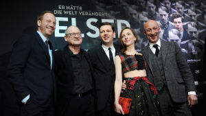 Premiärfest. Johann von Bülow, Burghart Klaussner, Christian Friedel, Katharina Schüttler och Oliver Hirschbiegel. Det centrala teamet bakom filmen.