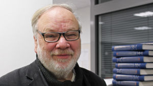 Björn Månsson (SFP) kräver västmetrovd:n Matti Kokkinens avgång. Björn Månsson